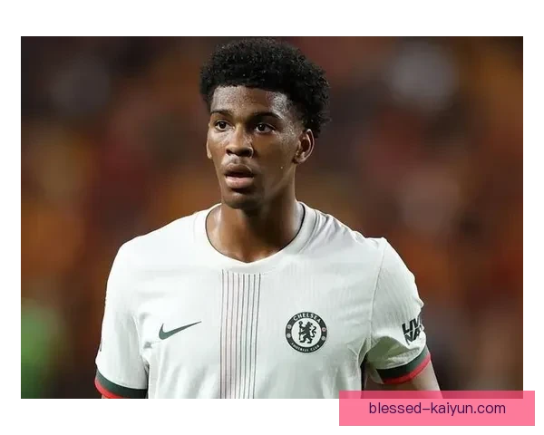 朗斯塔夫：英超赛季新星崭露头角，状态回暖助力球队冲击冠军荣耀